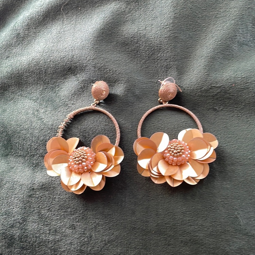 Gold flower earrings